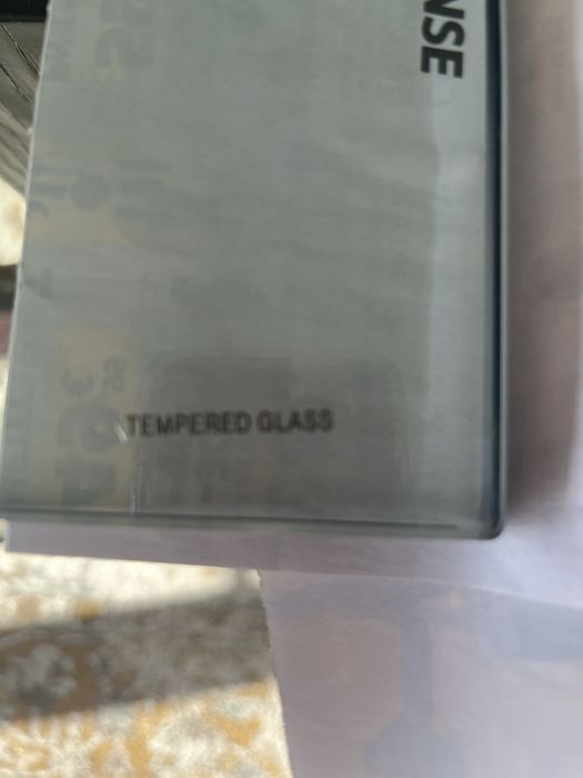 Mesa com tampo de vidro