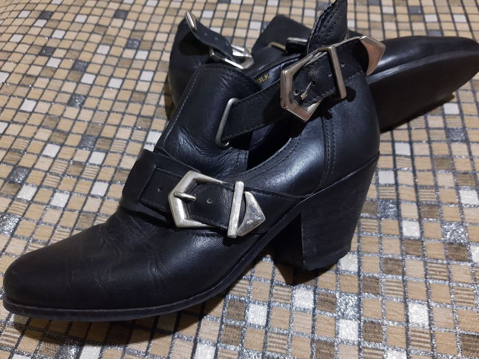 Туфли, босоножки женские. Размер 38-39