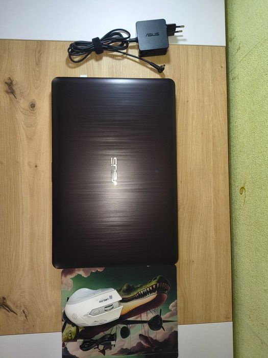 ASUS VivoBook 15.6" FHD IPS LP156WF6-SPM3 / Intel Pentium N4200 / NVIDIA GeForce 920MX 2GB / 4GB ОЗП / 500GB HDD + Bluetooth Мишка + Коврик.
