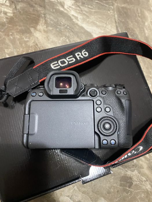 Фотоапарат Canon r6