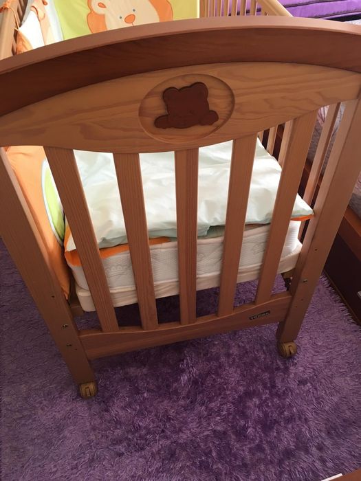 Berço com tudo o que esta na fotografia incluido