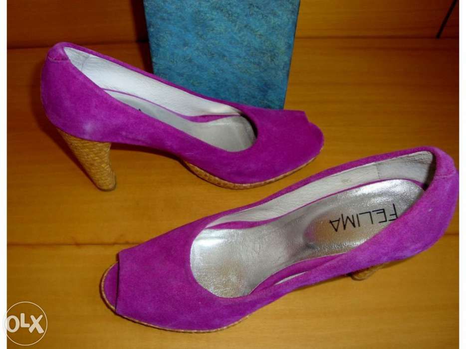 Sapato NOVO em camurça Fúcsia