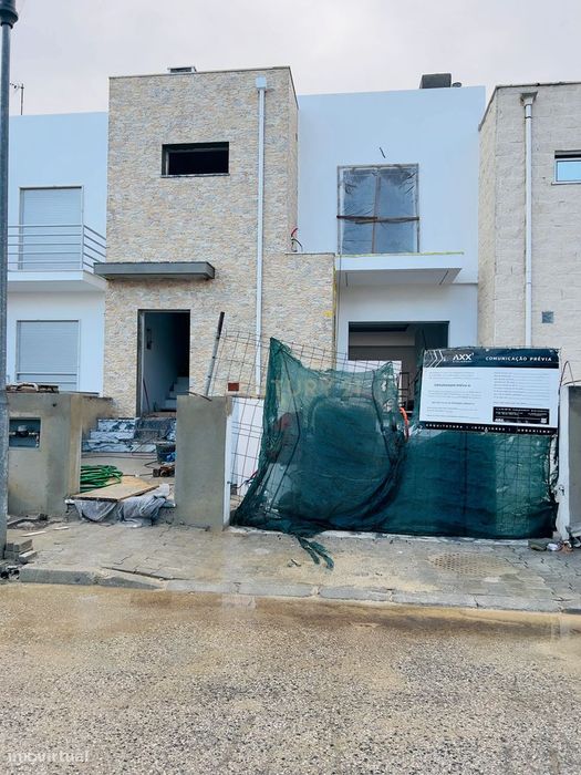Moradia em Águas de Moura - T3+ Sótão em fase final de construção