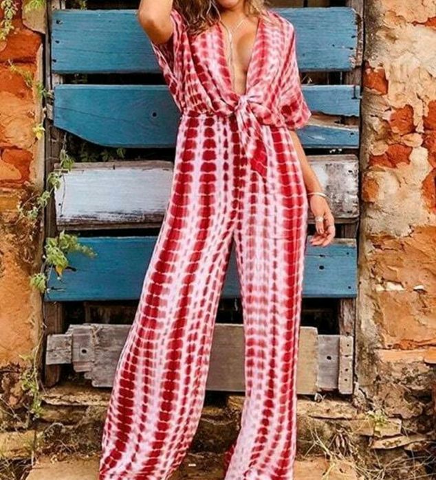 Macacão vermelho e branco novo