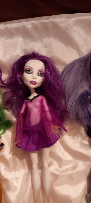 Bonecas  monster high