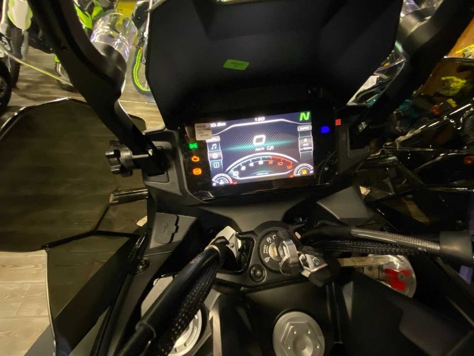 Мотоцикл CFMOTO 700MT
