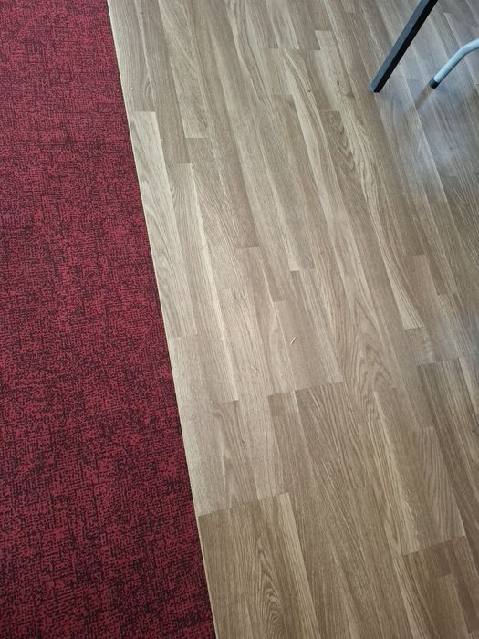 Chão flutuante cor carvalho, 62m2   3 meses  uso