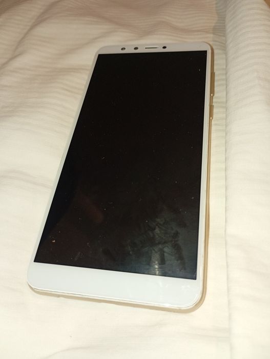 Vendo *Huawei Y9 2018*, modelo FLvA-LX2, em bom estado de funcionamento