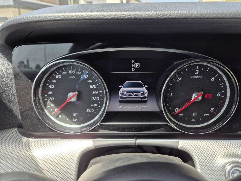 Carrinha Mercedes E220D