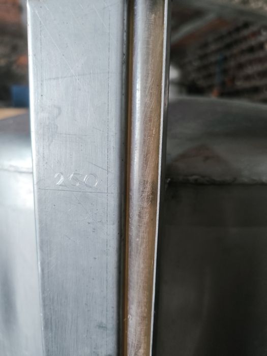 Conjunto de cubas em inox e esmagadora de uvas elétrica