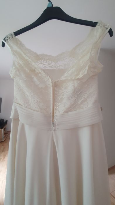 Suknia ślubna ecru 40/42