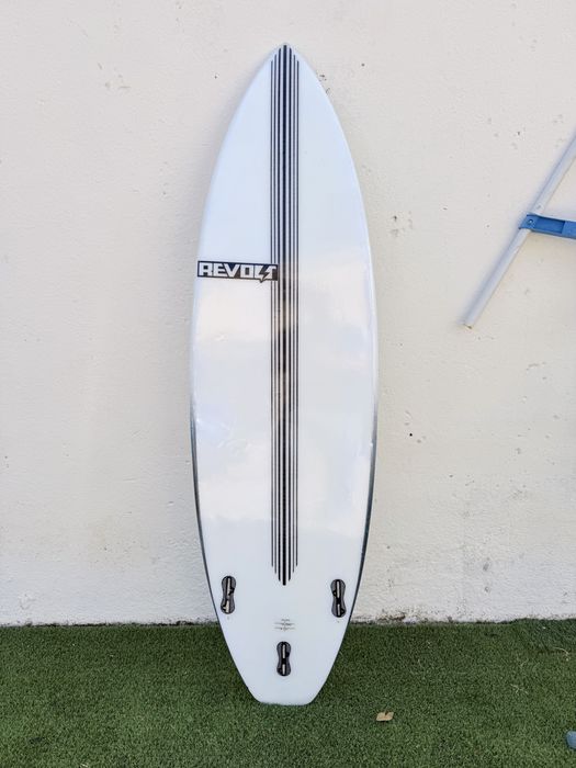 Prancja de surf nova 5’11 32L epoxy