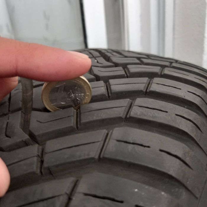 Rodas de carro em bom estado