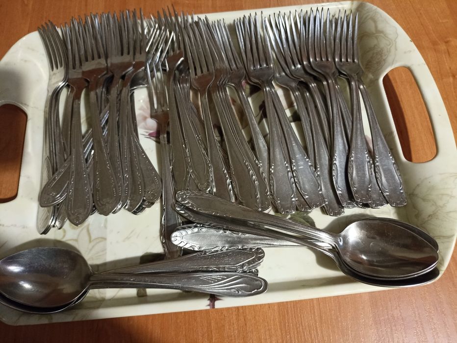Ложки вилки с нержавеющей стали.