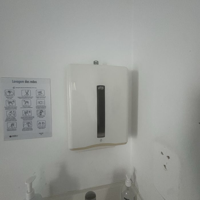 Dispensador papel mãos Tork