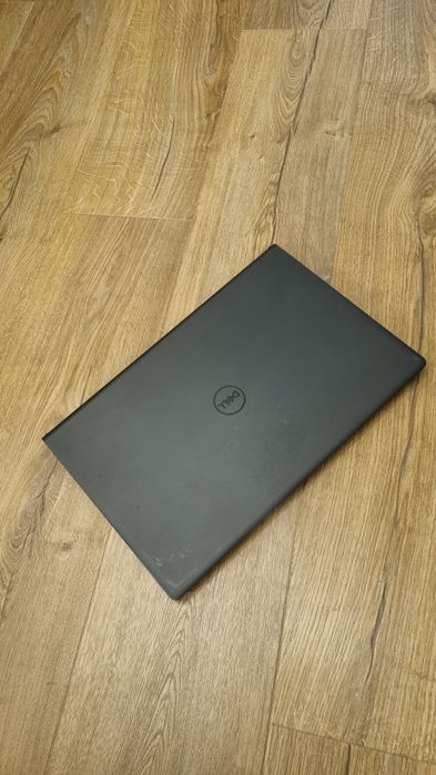 Dell Vostro 3510 i7 / 8 GB/ 512 GB