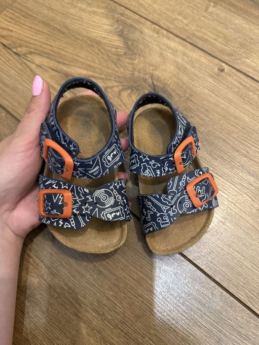 Взутя на літо кросівки сандалі шльопанці 19-21рр Puma Crocs Garvalin