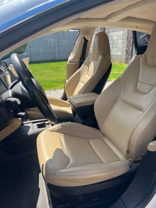 Оренда авто на весілля,корпоративи та інші свята. Tesla Model S