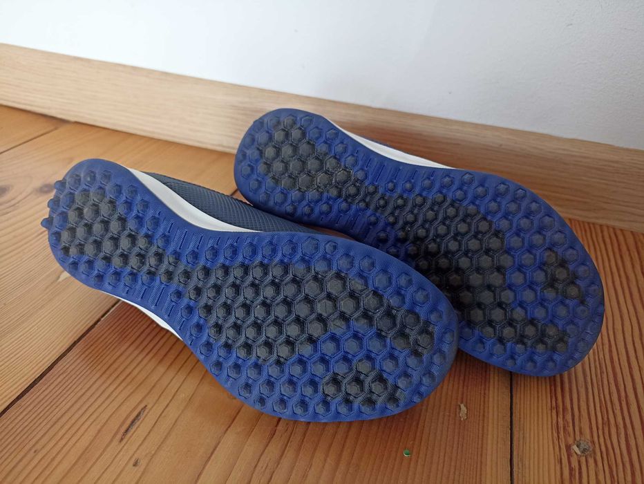 NOWE Buty piłkarskie turfy Kipsta rozm. 31