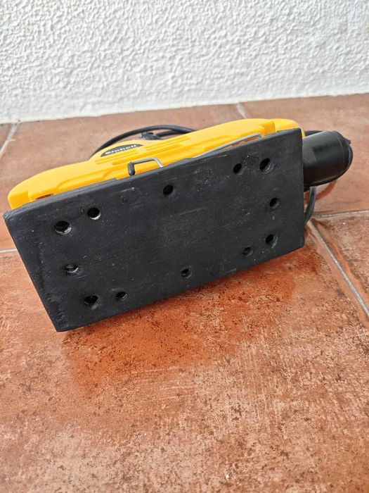 Lixadora Orbital (Vibratória) Einhell BSS 150/1 – Bom Estado