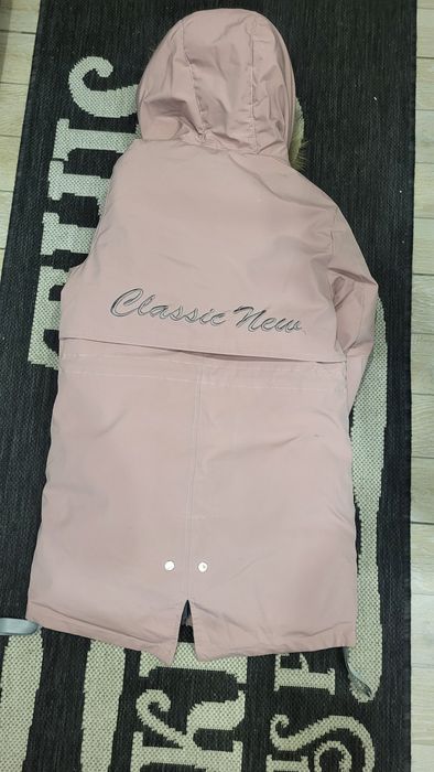 Продам зимову куртку для дівчинки