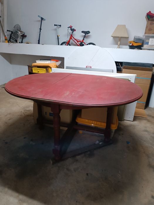 Mesa e aparador de sala