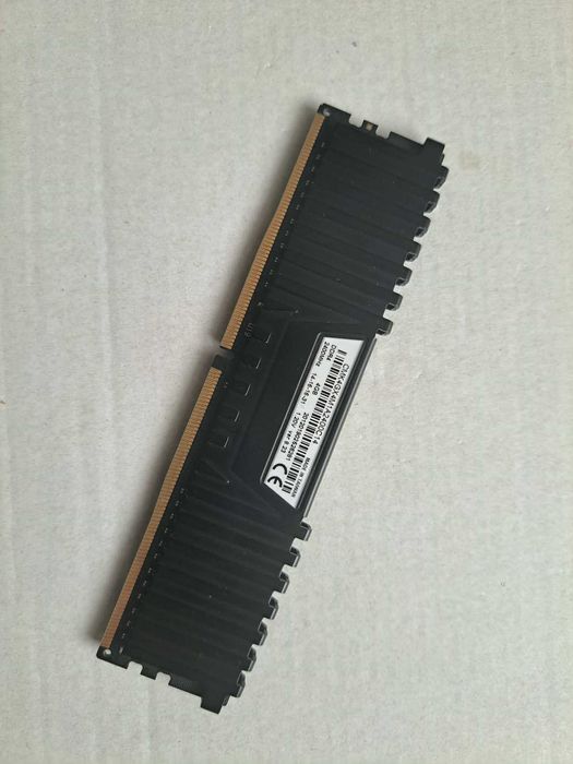 Pamięć RAM Corsair 4GB DDR4 2400MHz