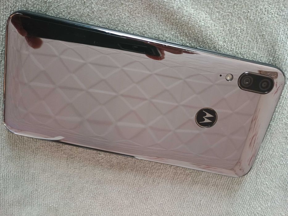 Smartfon motorola e6 plus 4/64 GB cały komplet plus dodatki