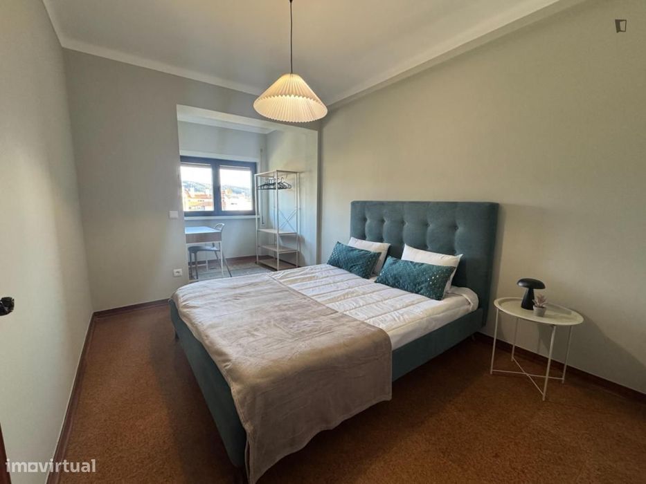 Quarto - localizado em Olivais Coimbra