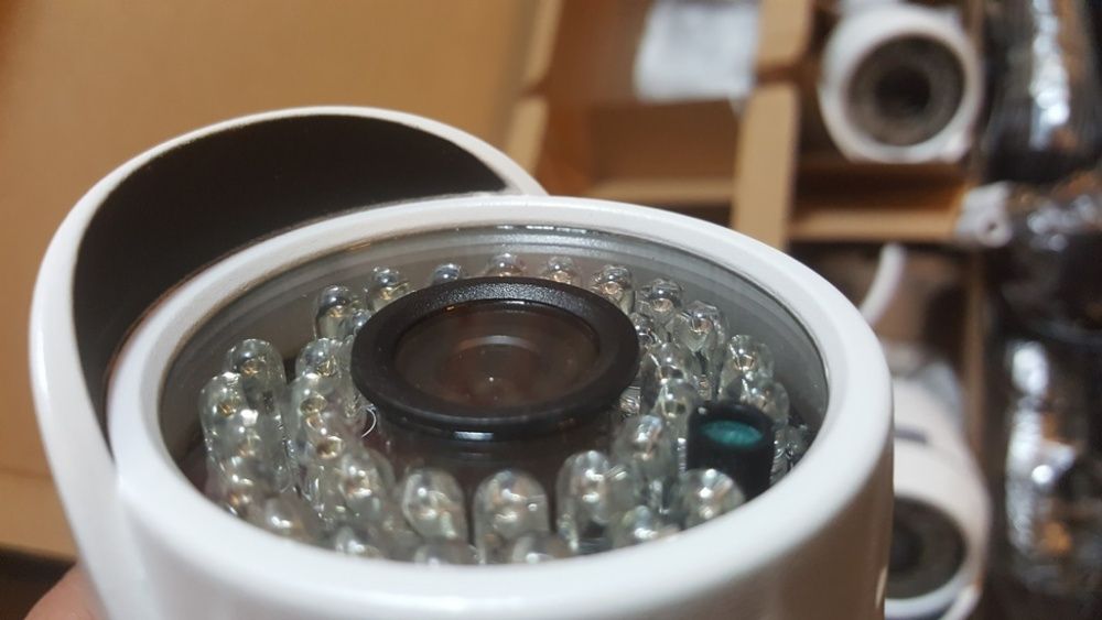 video vigilancia 8 cameras 1080p AHD 8 cabos 20m DVR P2P internet IP