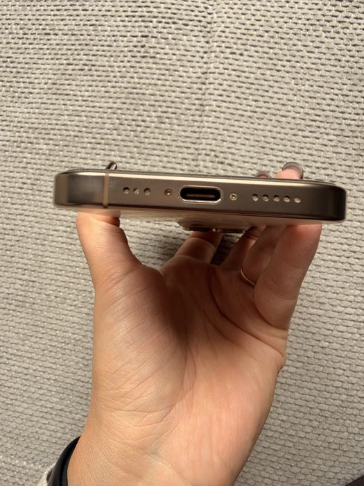 IPhone 16 Pro 128 gb złoty