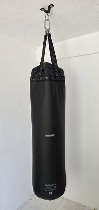 Saco de Boxe Outshock 500 Strike (32kg) + Suporte de Teto — Como Novo