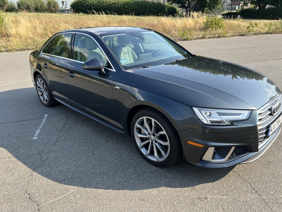 ПродамAudi A4 B9  S-line Quatrro