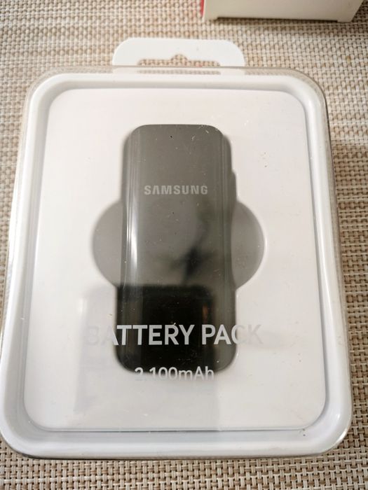 Powerbank Samsung 2100 mAh (EB-PJ200BBEGWW) gratis głośnik bluetooth