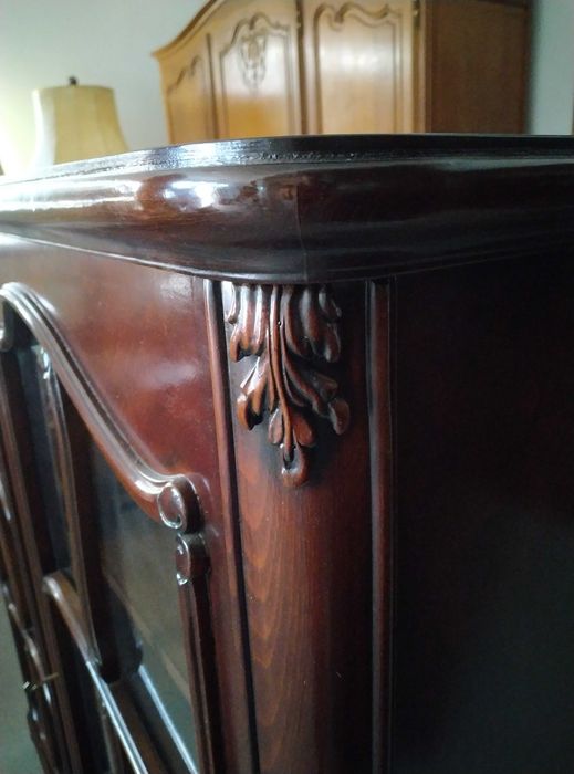 Stylowa witrynka biblioteczka barek