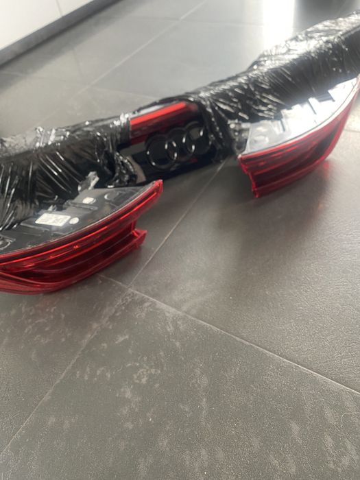 Audi q8 2023 рік Америка фари задні