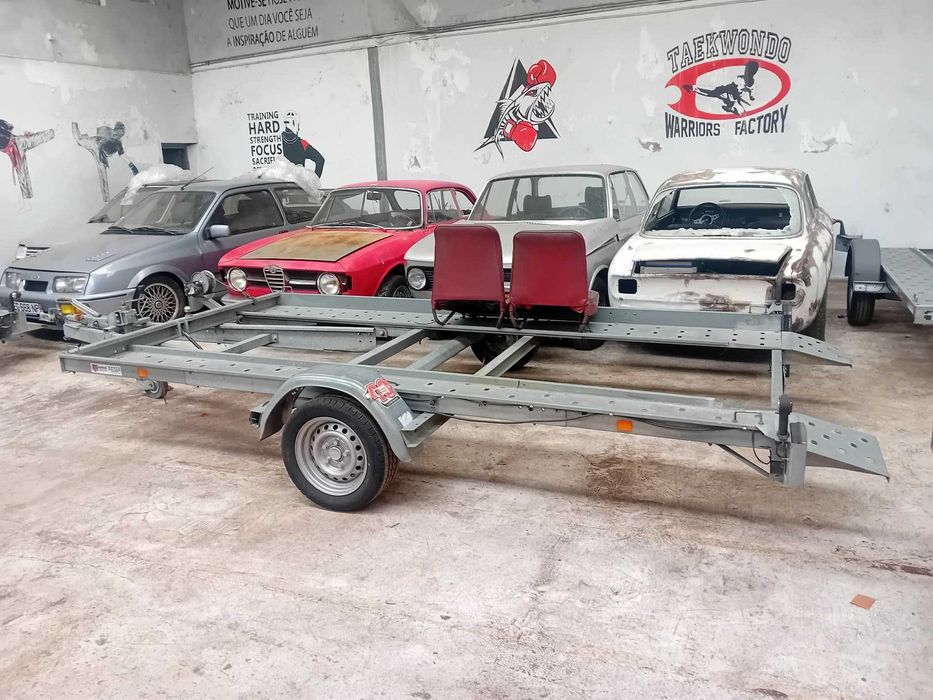 Atrelado porta carros basculante semi-novo