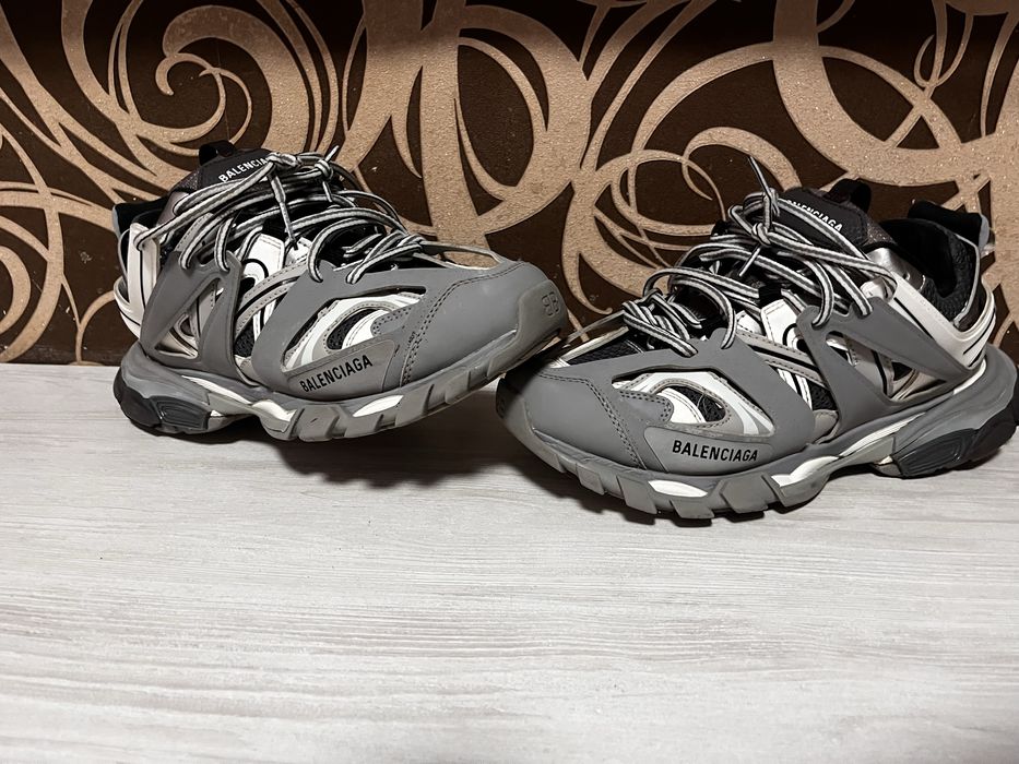 balenciaga track 1 с подсветкой