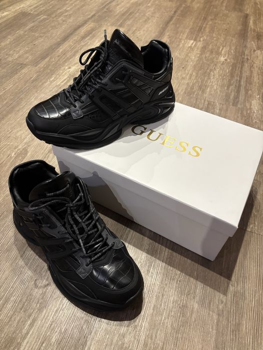 Чоловічі кросівки GUESS