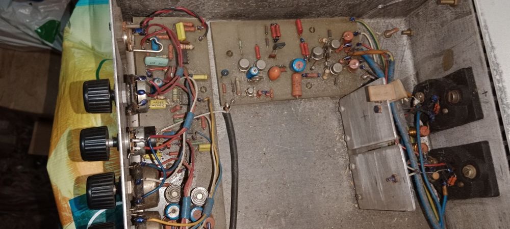 Wzmacniacz do gitary własnej roboty lata 90