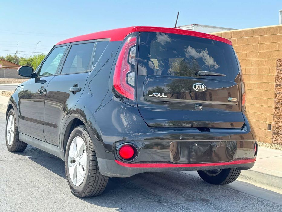 Kia Soul EV      2015