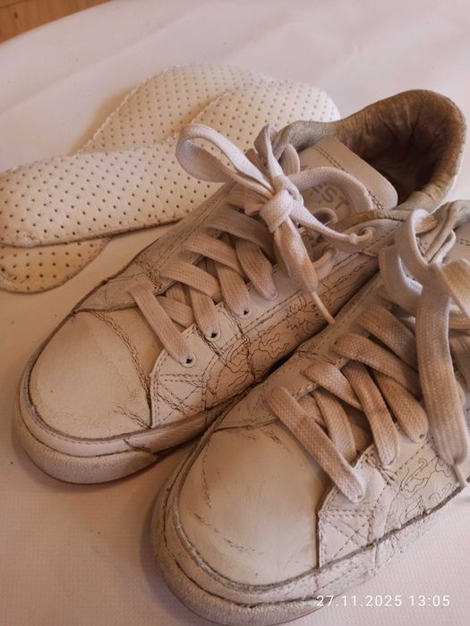 Кроссовки натуральная  кожа стелька 29