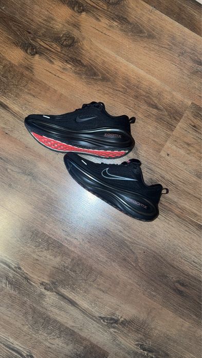 Nike Vomero Plus