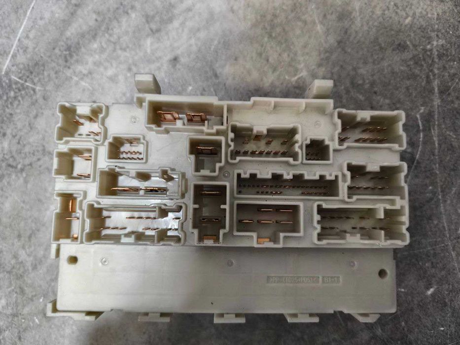 Блок запобіжників підторпедний Nissan Ariya 22- 243505MP0A