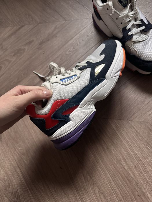 Buty sportowe Adidas falcon W