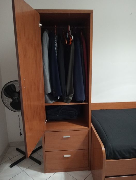 Estúdio em madeira maciça