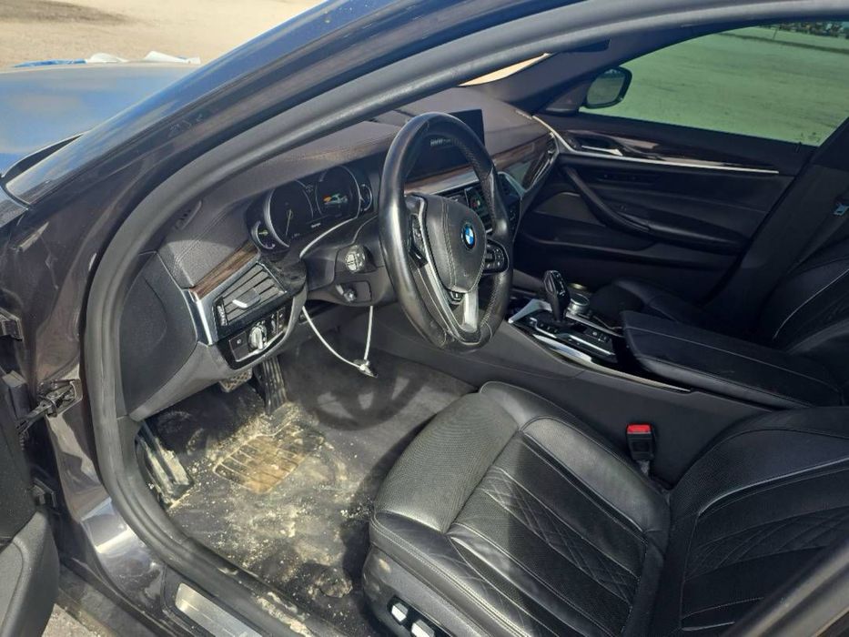 BMW 540I авто в дорозі