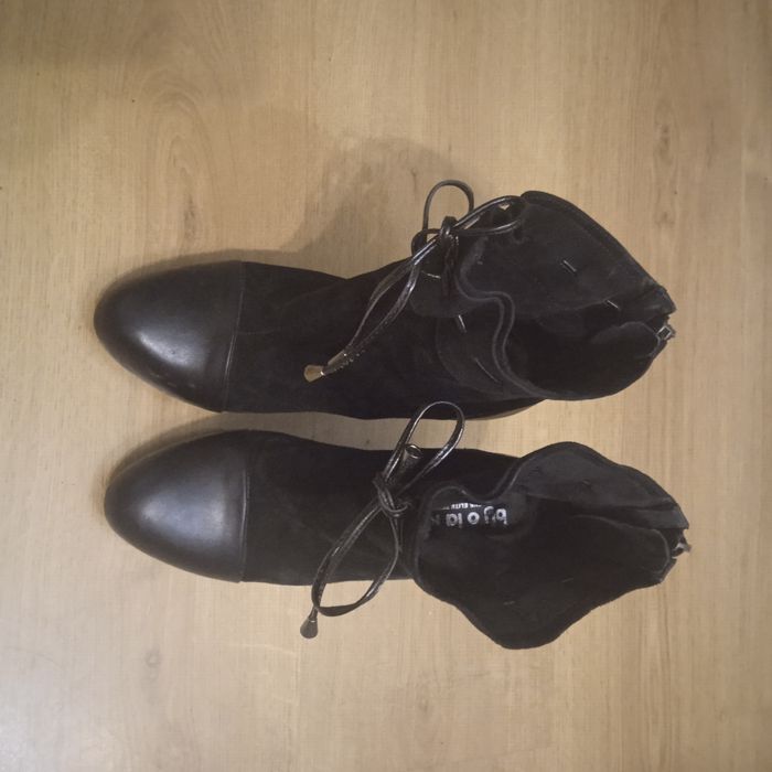 Botki na słupku By o La La