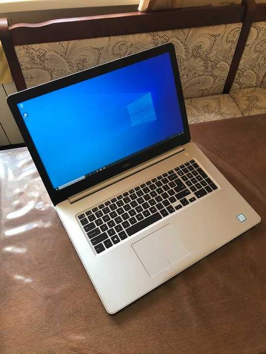 Ультрабук 17 FHD Dell Inspiron 5770 (i7-8550U/16Gb/SSD 256Gb/AMD Radeon R7 M460 4Gb)