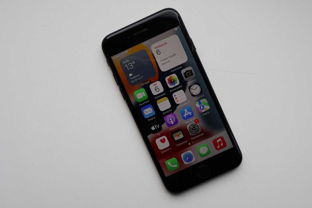 Apple Iphone 7  32 Black Neverlock Оригінал!